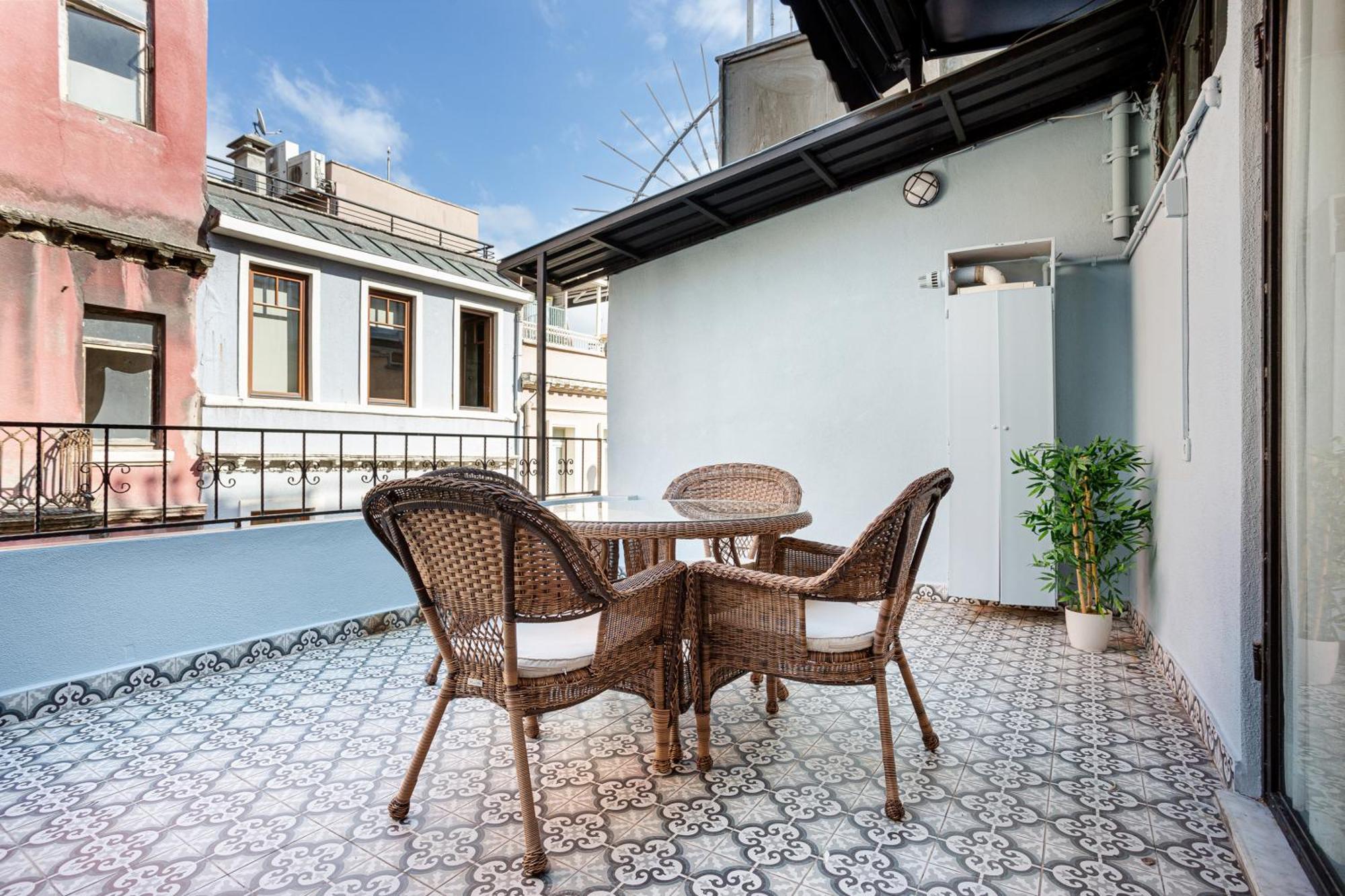 Port Galata Suites Istanbul Exterior photo